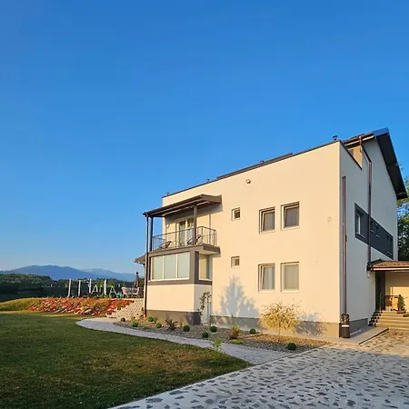 فيلة Kaplan Sarajevo